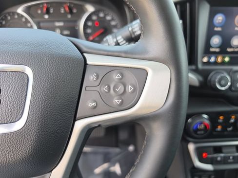 Used 2024 GMC Terrain SLT FWD image 31