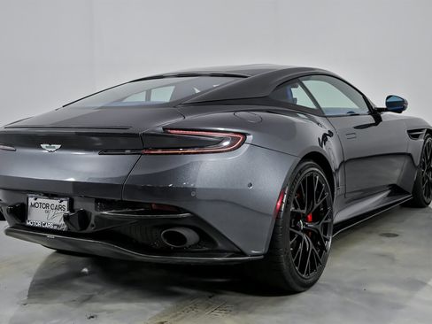 Used 2024 Aston Martin DB12 Coupe RWD image 12