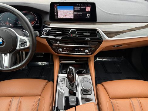 Used 2020 BMW 540i xDrive w/ M Sport Package image 11