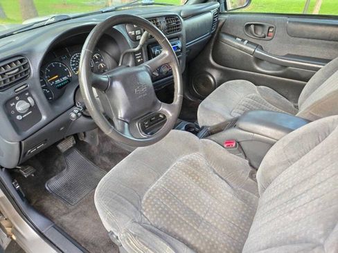 Used 2000 Chevrolet S10 Pickup 4x4 Extended Cab w/ Preferred Equipment Group image 3