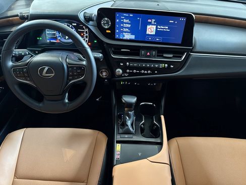Certified 2025 Lexus ES 350 w/ Premium Package FWD image 17