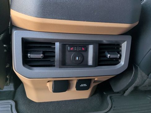 Used 2024 Ford F350 Lariat w/ Lariat Ultimate Package AWD/4WD image 46