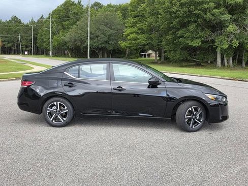 Used 2025 Nissan Sentra SV FWD image 29