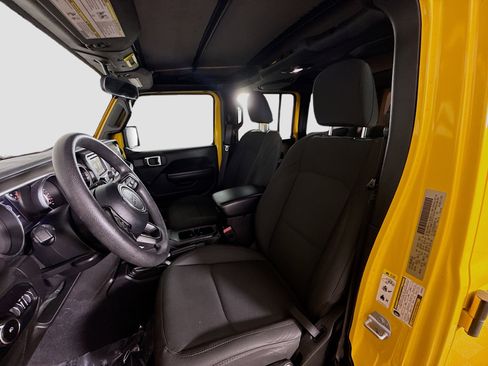 Used 2018 Jeep Wrangler Unlimited Sport image 22