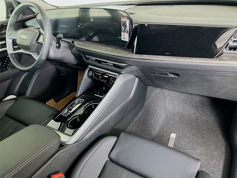 New 2025 Audi Q5 Premium Plus image 29