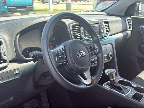 Used 2018 Kia Sportage LX FWD image 11