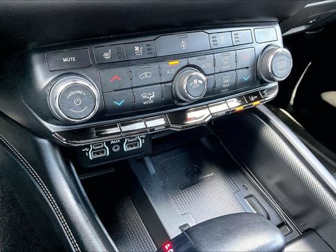 Certified 2022 Dodge Durango SRT w/ Technology Group AWD/4WD image 25