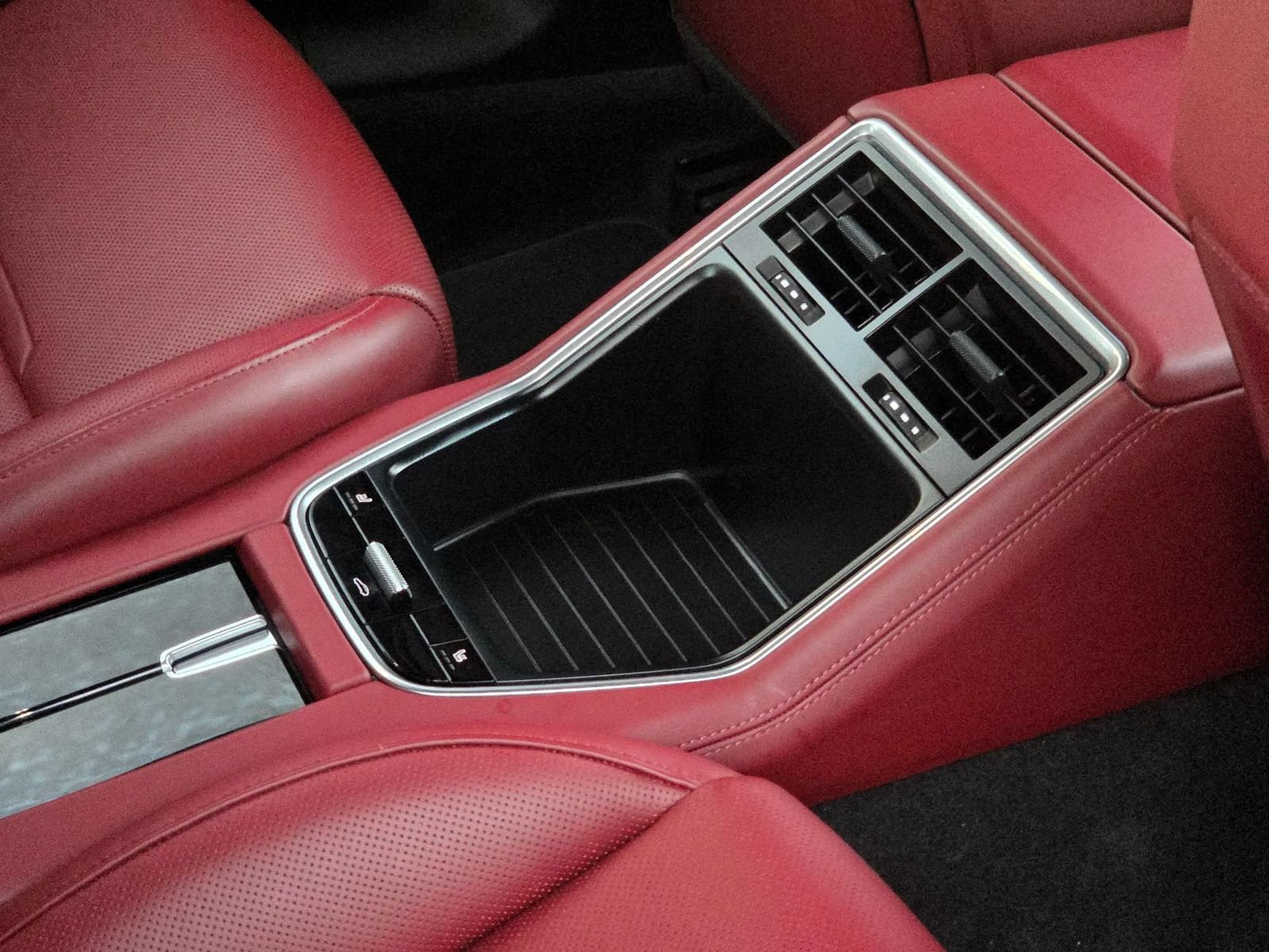 Used 2019 Porsche Panamera 4 AWD/4WD image 45