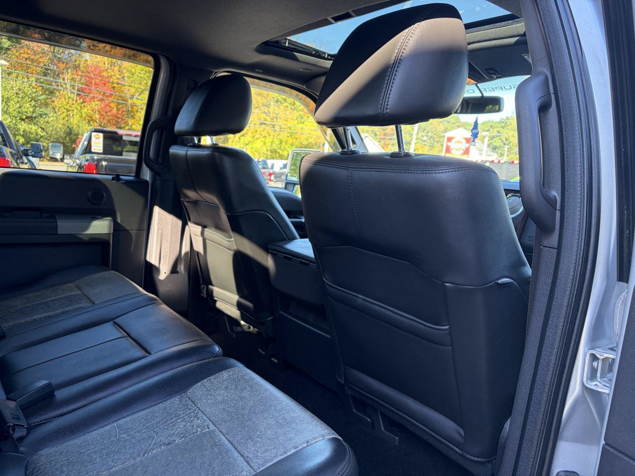 Used 2011 Ford F350 Lariat w/ Lariat Ultimate Pkg AWD/4WD image 37