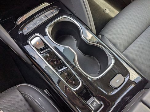 Used 2023 Buick Envision Essence AWD/4WD image 28