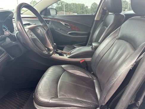 Used 2013 Buick LaCrosse Premium FWD image 2