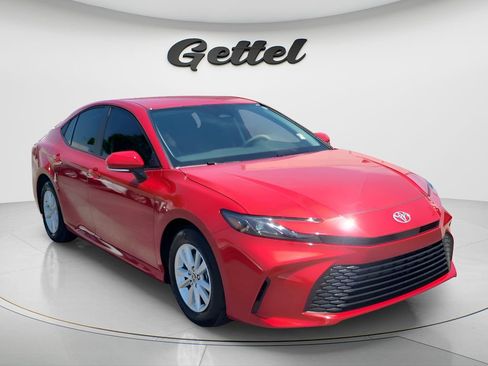 Used 2025 Toyota Camry LE w/ Convenience Package FWD image 3