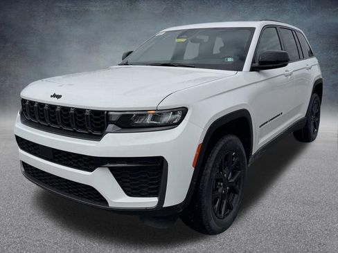 New 2026 Jeep Grand Cherokee Altitude AWD/4WD image 1