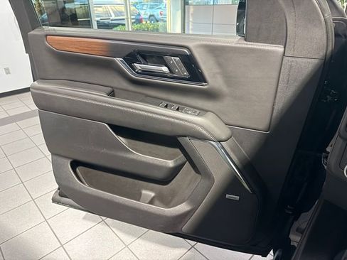 Certified 2025 GMC Yukon Denali image 27