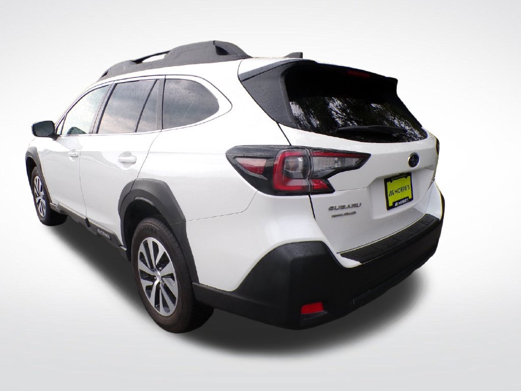 Used 2025 Subaru Outback Premium AWD/4WD image 4
