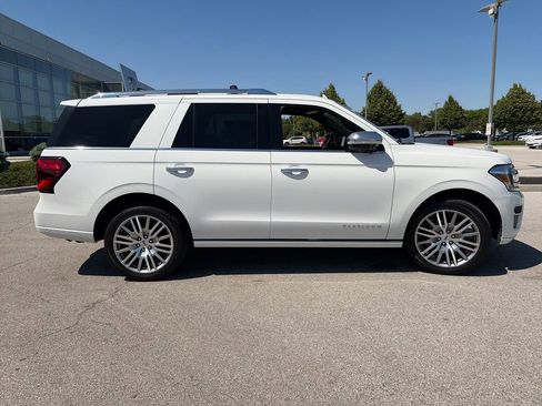Used 2022 Ford Expedition Platinum AWD/4WD image 8