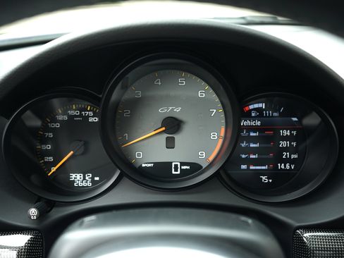 Used 2016 Porsche Cayman GT4 w/ Sport Chrono Package RWD image 19