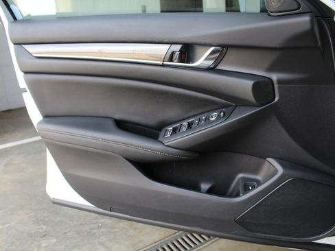 Used 2022 Honda Accord Sport image 12