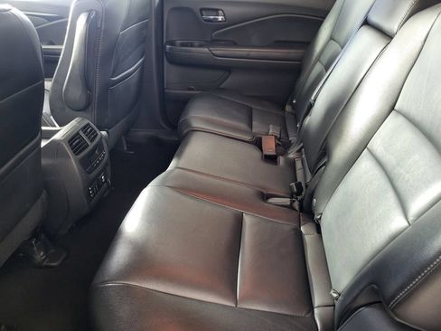 Used 2016 Honda Pilot Touring image 26