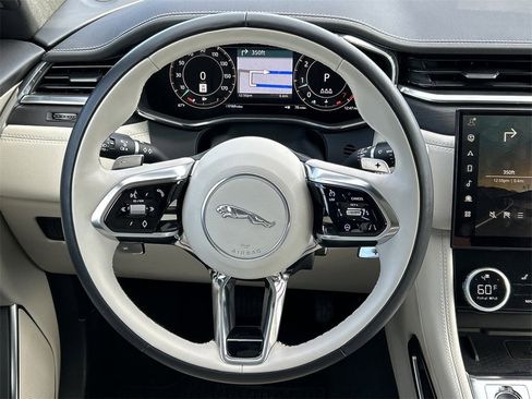 Used 2024 Jaguar F-PACE R-Dynamic S image 44