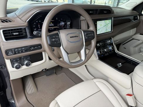 Used 2024 GMC Yukon XL Denali image 15