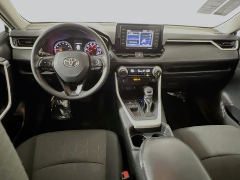 Used 2020 Toyota RAV4 XLE image 30
