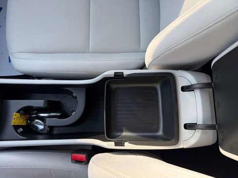 Used 2025 Hyundai Kona SEL image 19