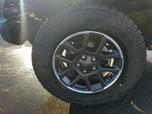 Used 2021 Jeep Gladiator Overland w/ Popular Equipment Package image 34