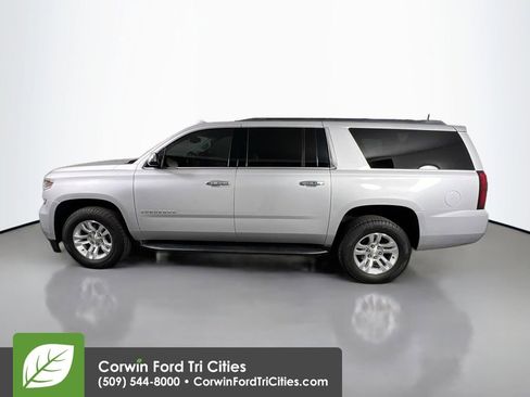 Used 2017 Chevrolet Suburban LT image 6