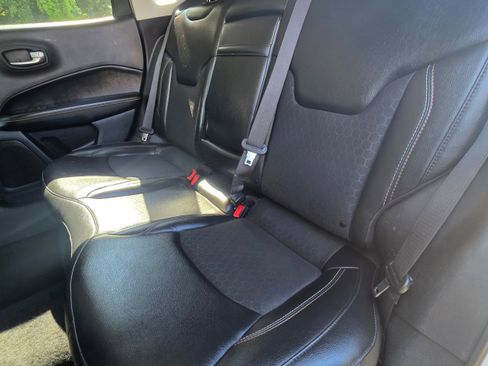 Used 2019 Jeep Compass Latitude FWD image 23