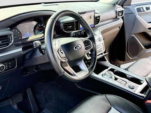 Certified 2023 Ford Explorer XLT w/ Equipment Group 202A image 4