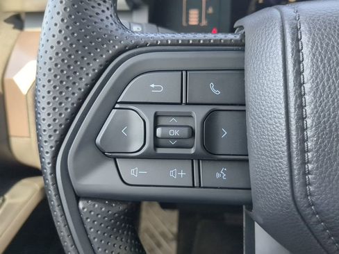 Used 2025 Toyota Tacoma SR5 image 31