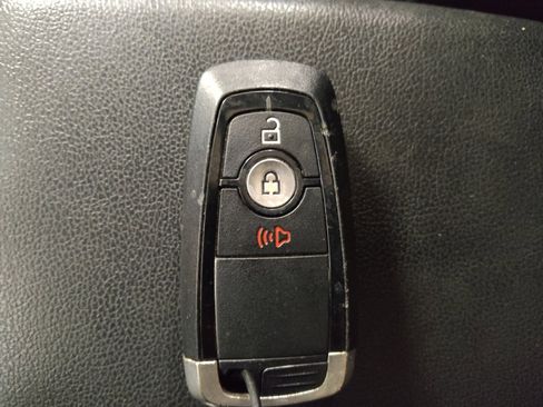 Used 2021 Ford EcoSport SE w/ SE Convenience Package FWD image 32
