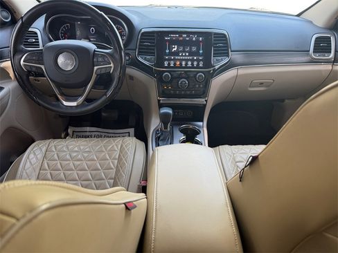 Certified 2019 Jeep Grand Cherokee Limited w/ Luxury Group II image 10