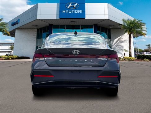 New 2026 Hyundai Elantra SE FWD image 7