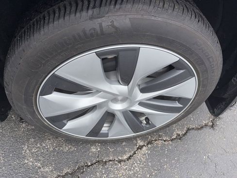 Used 2023 Tesla Model Y Long Range AWD/4WD image 12