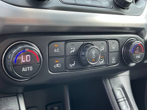 Used 2018 GMC Acadia SLT AWD/4WD image 25