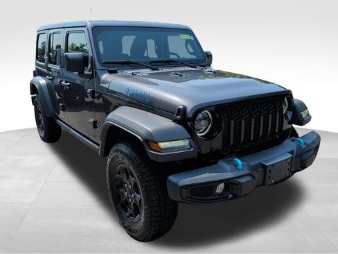 Used 2023 Jeep Wrangler Unlimited w/ Cold Weather Group AWD/4WD image 7