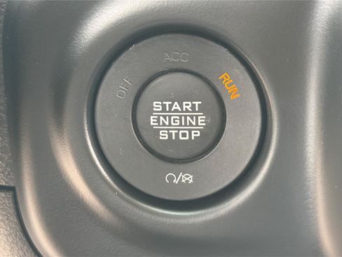 Used 2021 Jeep Wrangler Unlimited Sahara w/ Cold Weather Group AWD/4WD image 31