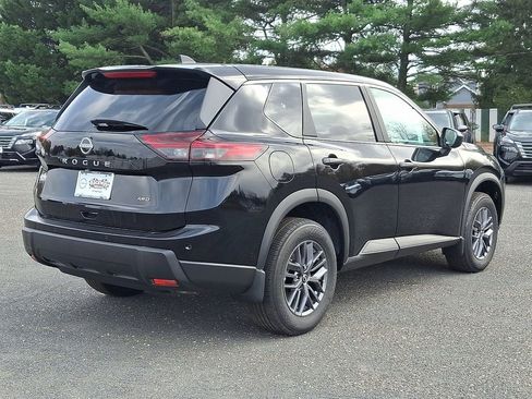 New 2026 Nissan Rogue S image 5