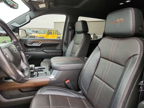 Used 2024 Chevrolet Silverado 1500 High Country w/ Midnight Edition image 11