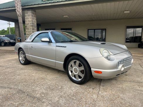 Used 2004 Ford Thunderbird image 2