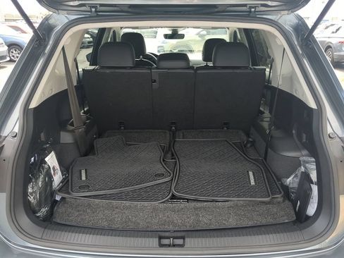 Used 2022 Volkswagen Tiguan SE FWD image 9