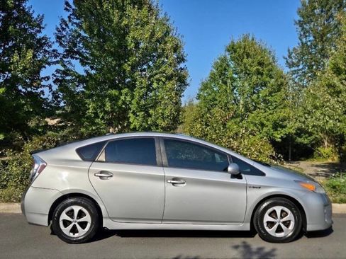 Used 2012 Toyota Prius Four w/ Deluxe Solar Roof Pkg image 4