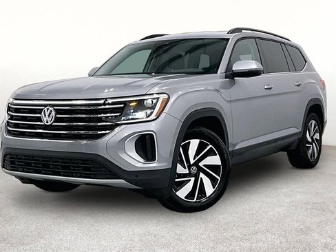 Used 2025 Volkswagen Atlas SE AWD/4WD image 14