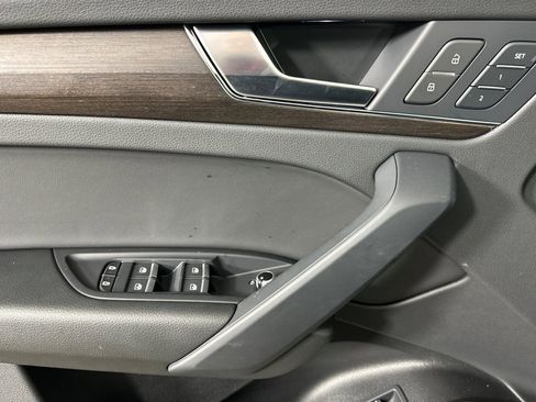 Used 2023 Audi Q5 2.0T Premium w/ Convenience Package image 10