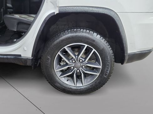 Used 2019 Jeep Grand Cherokee Limited w/ Luxury Group II AWD/4WD image 14