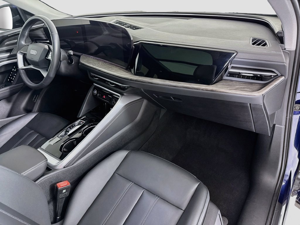 Certified 2025 Audi Q5 Premium w/ Premium Plus AWD/4WD image 17