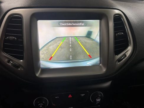 Used 2018 Jeep Compass Latitude w/ Popular Equipment Group AWD/4WD image 14