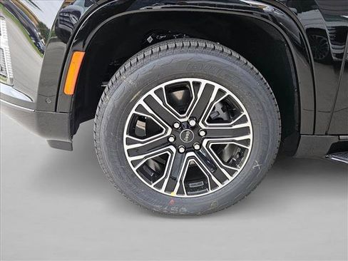 New 2026 Jeep Grand Wagoneer 2WD image 10